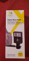 Xit DIGITAL SLAVE FLASH with Bracket for Digital DSLR Camera Black